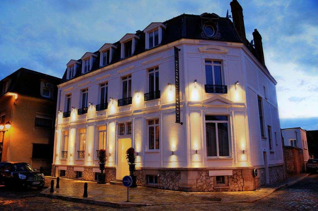 Le César Hôtel Provins Extérieur photo